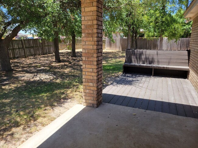 Building Photo - Huge 1/2 acre lot on cul de sac!  White Rock Estates!