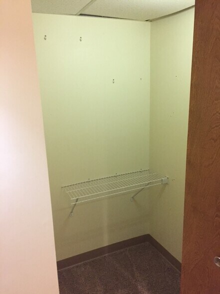 Building Photo - 221 W Main St