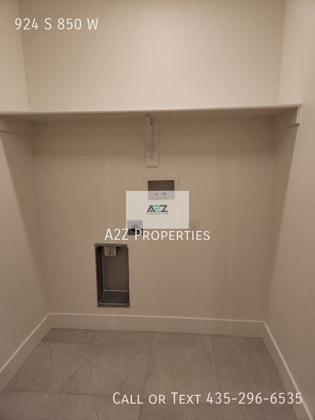 Building Photo - 924 S 850 W