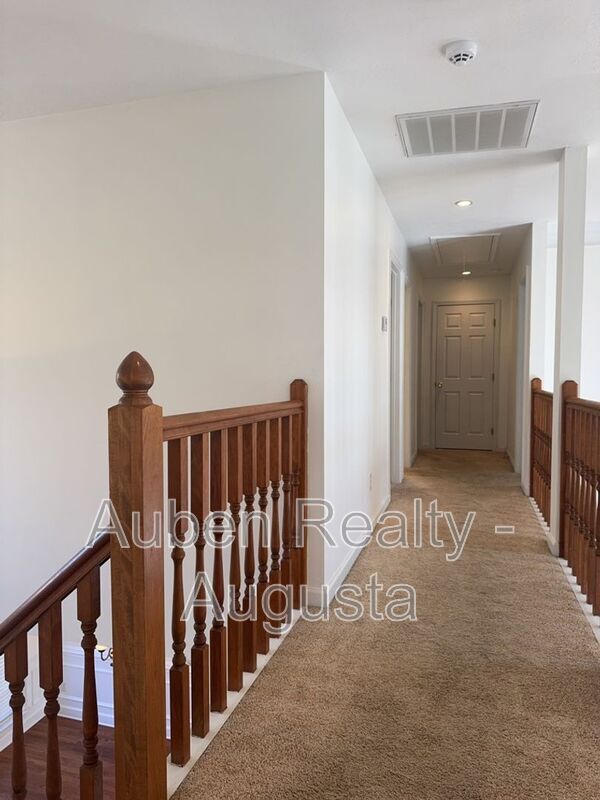 Building Photo - 901 McMillan Cir