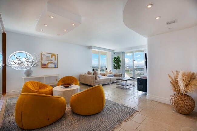 Building Photo - 520 West Ave