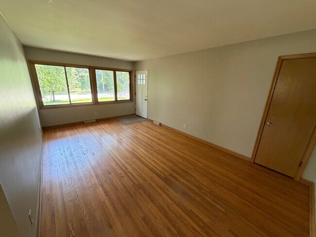 Building Photo - 5612 Minnetonka Blvd