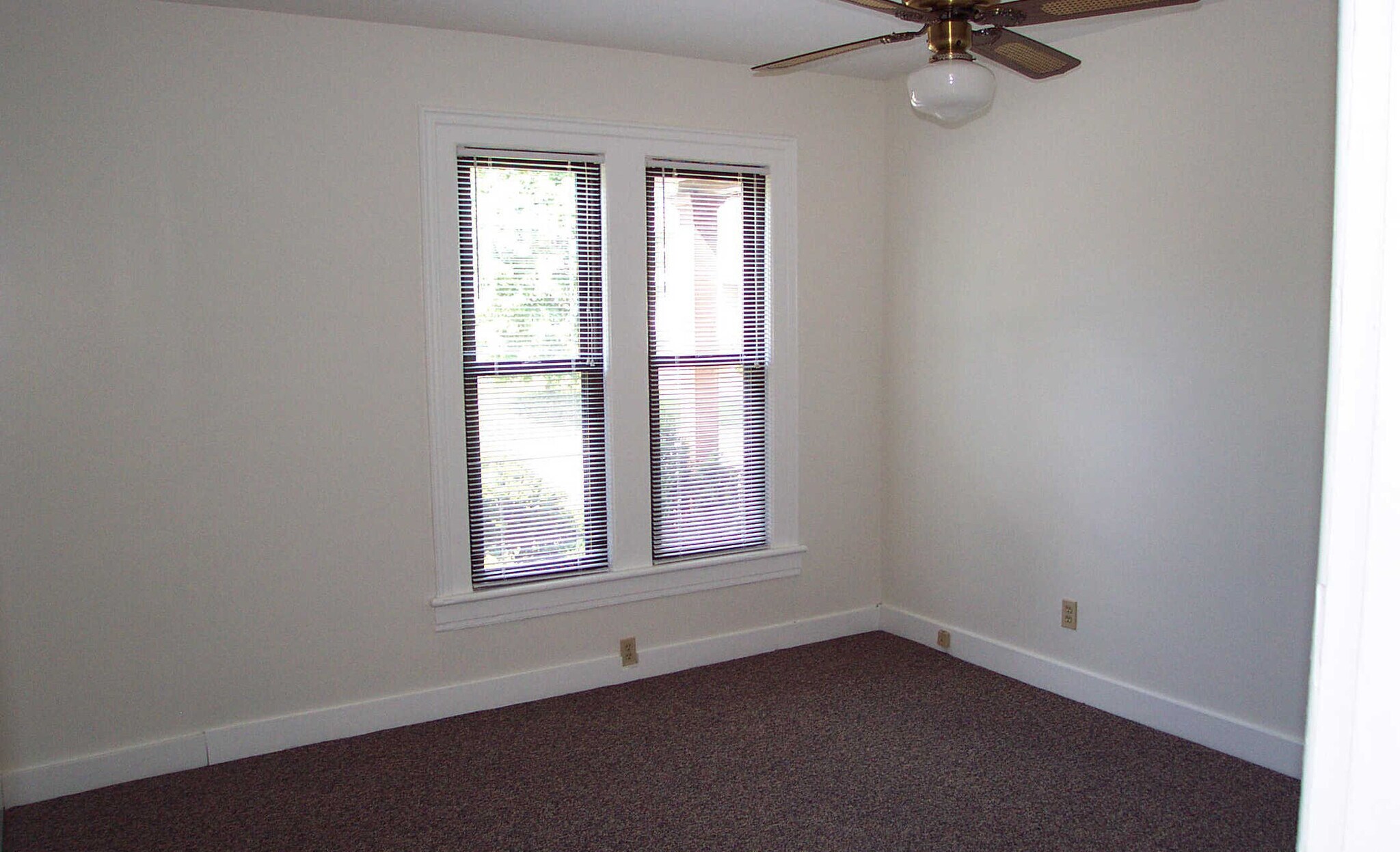 Front bedroom - 69 Cypress St