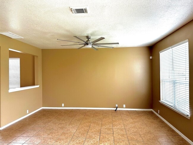 Building Photo - 2711 Feather Green Trail