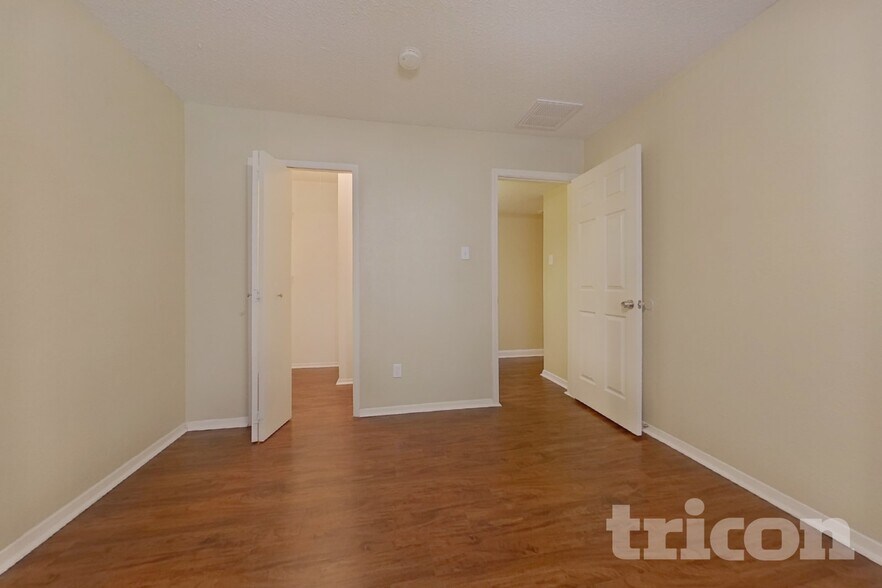 Building Photo - 5536 Dunson Dr