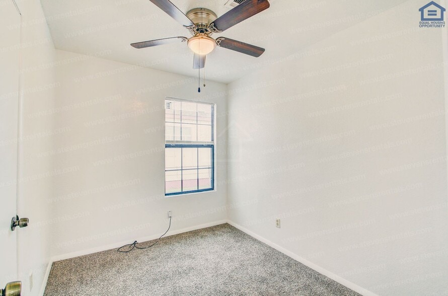 Building Photo - 1757 SW 13th St