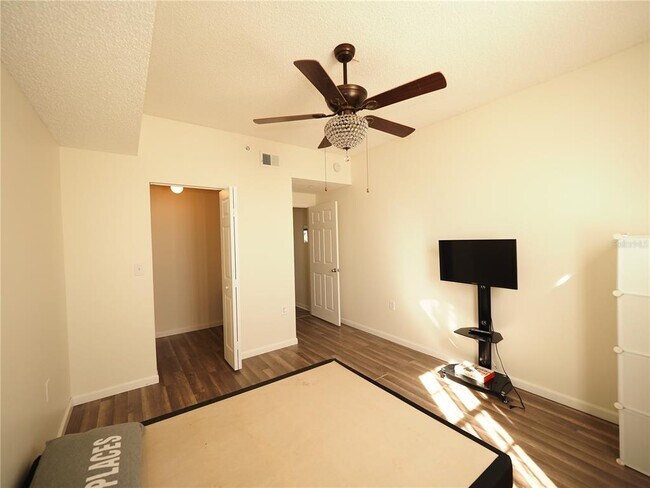 Building Photo - 5655 Bentgrass Dr