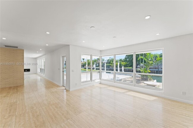 Building Photo - 1250 NE 87th St