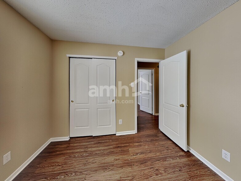 Building Photo - 6847 Tadpole Ct