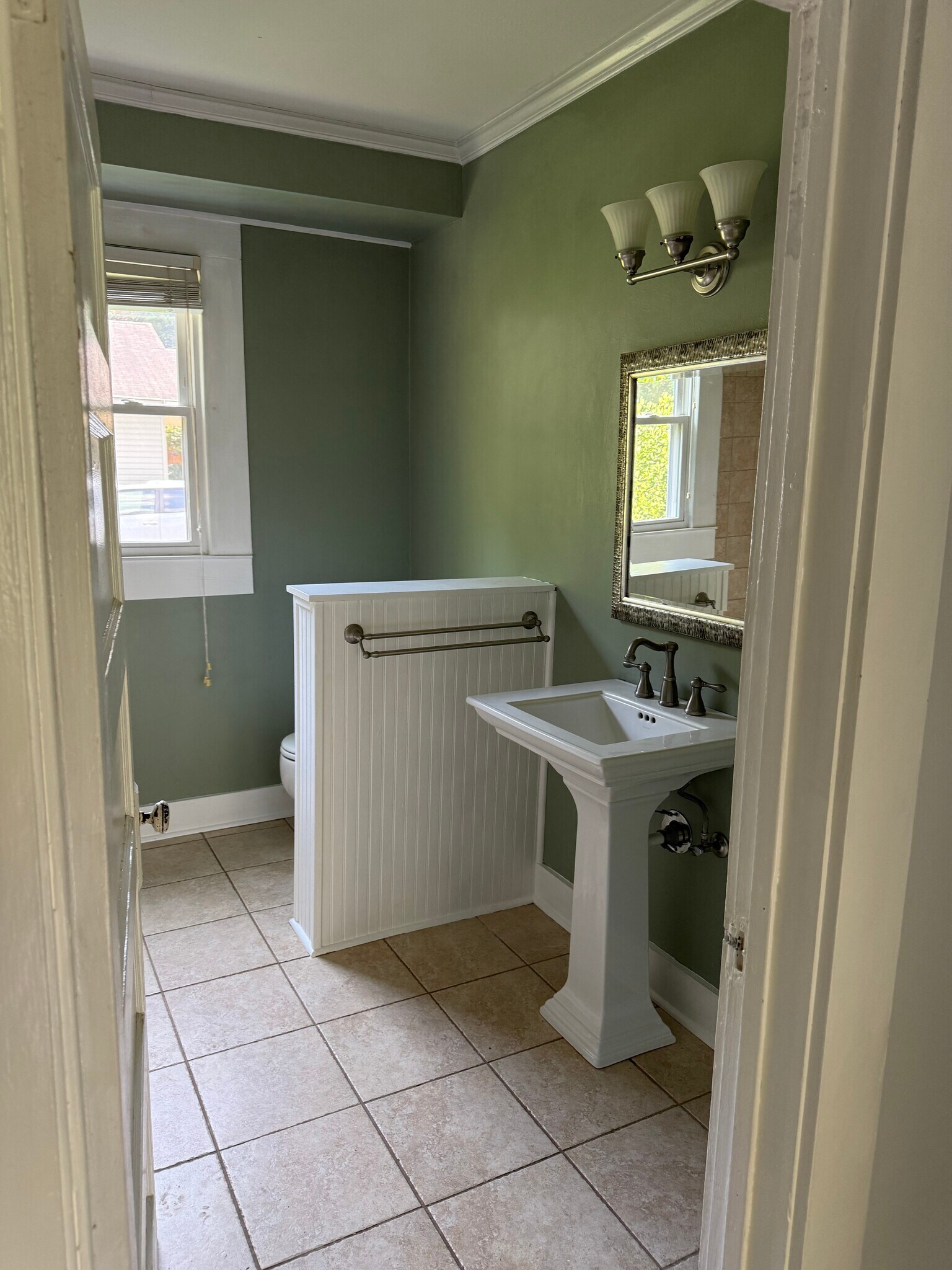 Second Full Bathroom - 345 Richland Ave