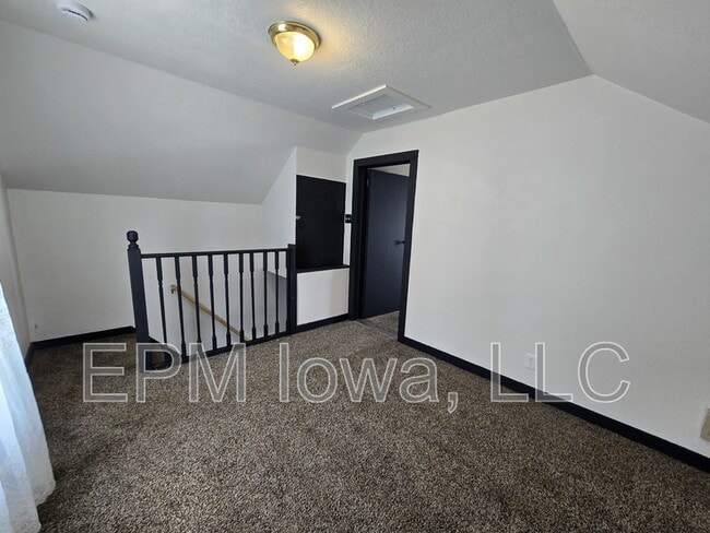 Building Photo - 304 N Nesbit Rd