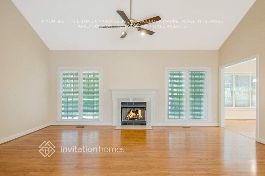 Building Photo - 405 Broadmoor Way