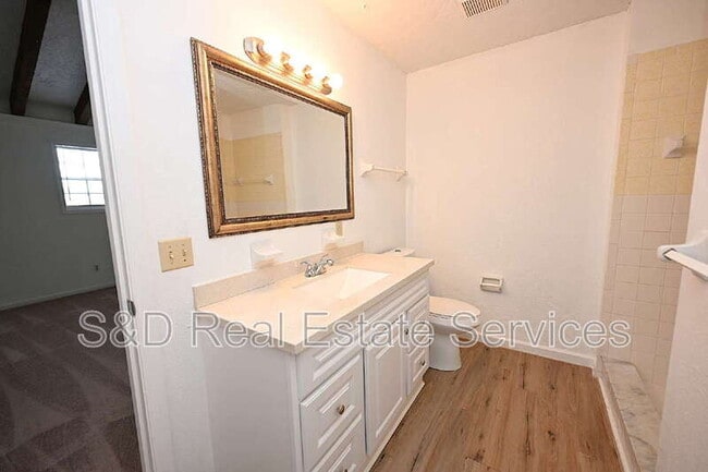 Building Photo - 2249 9th St SE