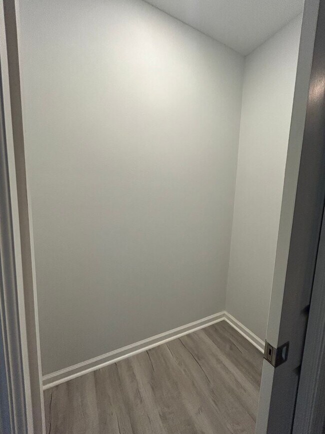 Building Photo - 2022 Trimble Rd