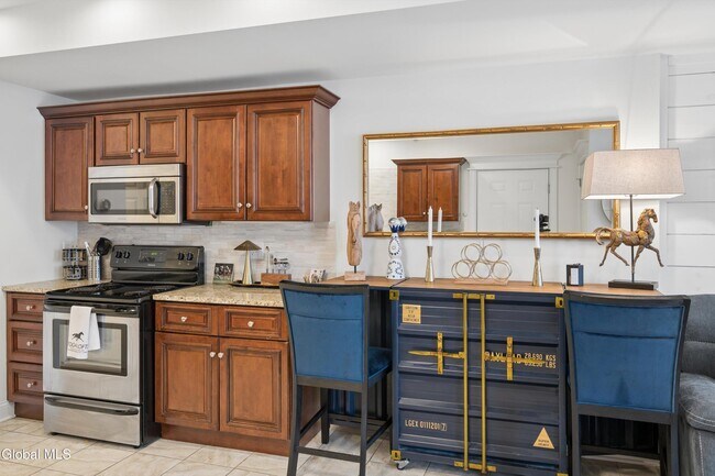 Building Photo - 425 Broadway