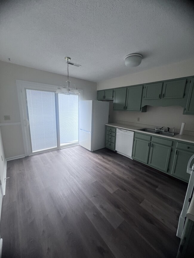 Building Photo - 1441 Bailey Cir