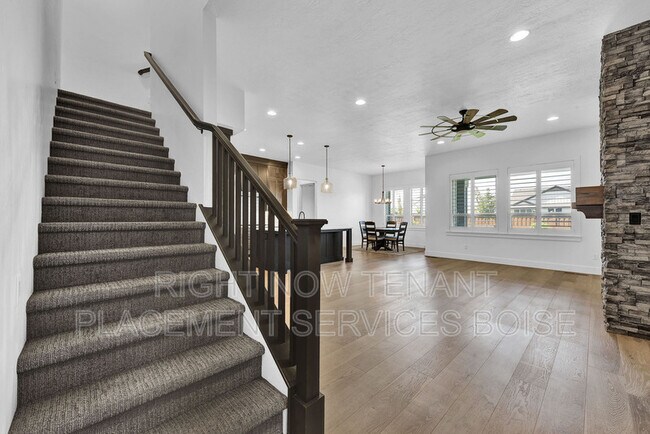Building Photo - 6705 N Elmstone Way