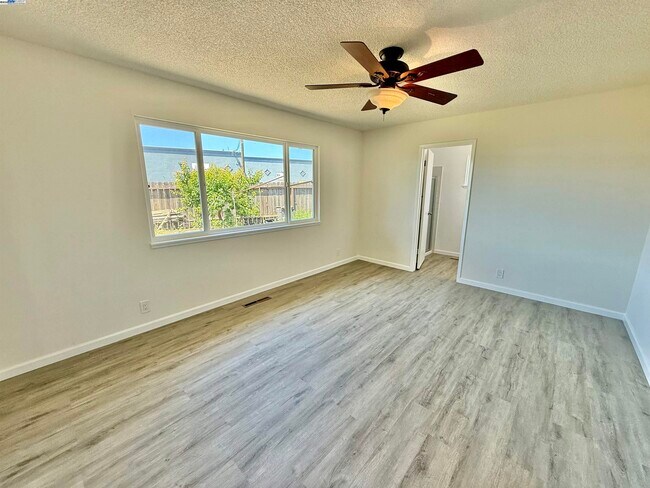 Building Photo - 809 Coburn Ct
