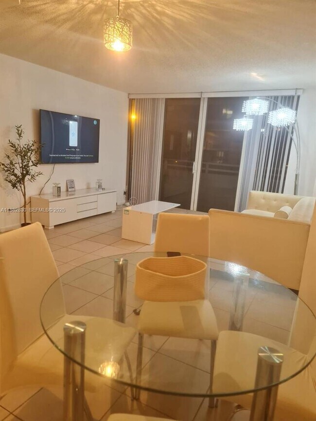 Building Photo - 8911 Collins Ave