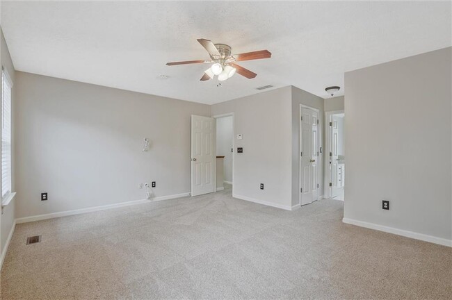 Building Photo - 4910 Lakebrooke Run