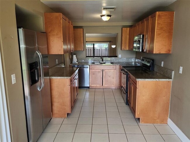 Building Photo - 4192 SW 87th Terrace