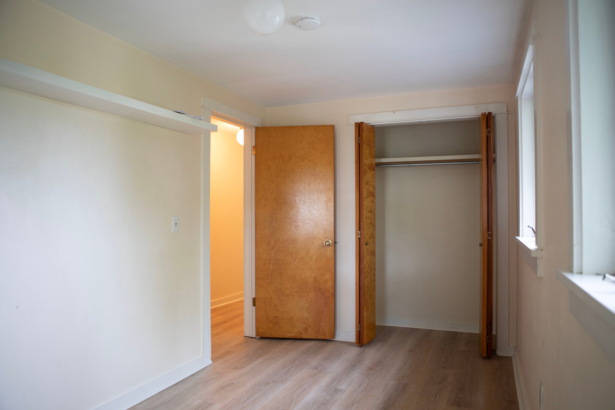 Building Photo - 202 Floral Ave