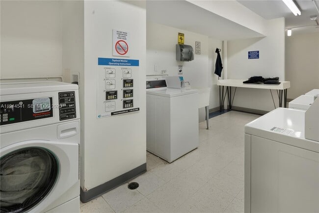 Building Photo - 100 Lincoln Rd