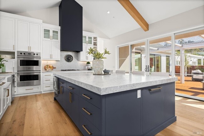 Building Photo - 987 Mark West Springs Rd