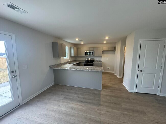 Building Photo - 3055 Hallsdale Dr