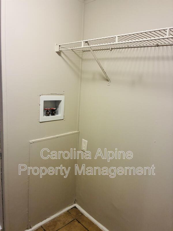 Building Photo - 143 Bluebird Ln