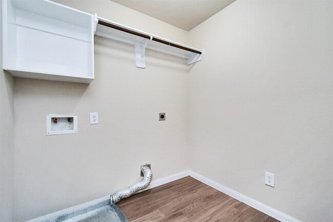 Building Photo - 18638 Lansdowne Stream Path