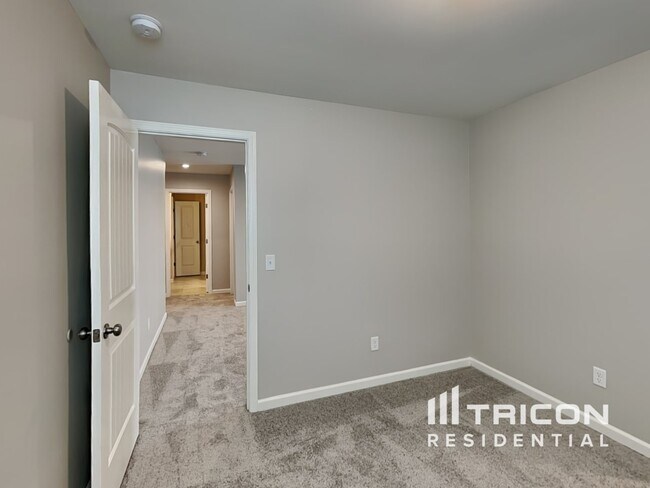 Building Photo - 2035 Neill Ln