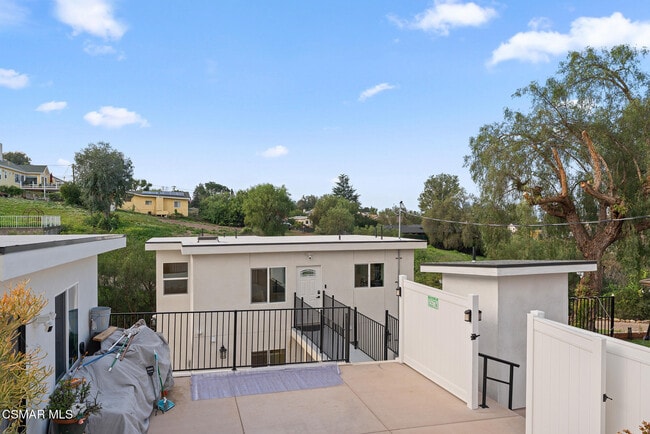 Building Photo - 265 McKnight Rd