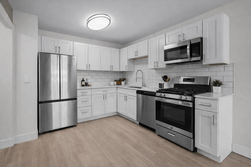 Building Photo - The Townhomes of Canton