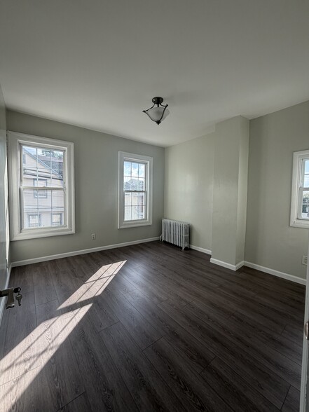 Building Photo - 1410 37th St
