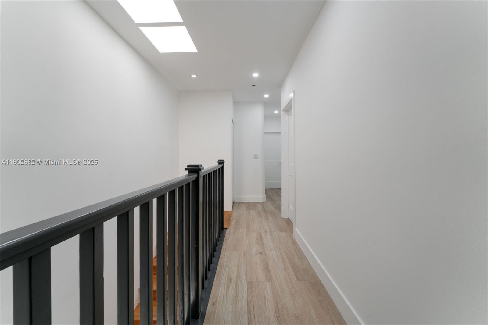 Building Photo - 3125 Paola Dr