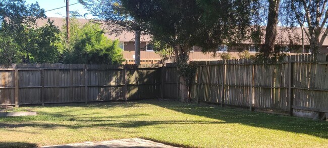 Building Photo - 11123 Hazelhurst Dr