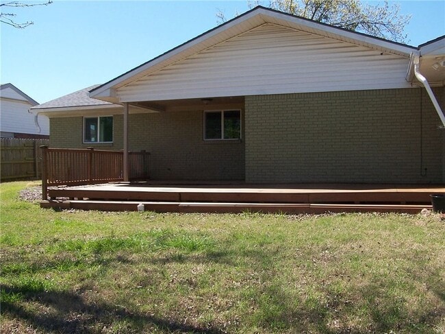 Building Photo - 10 Sequoyah Blvd