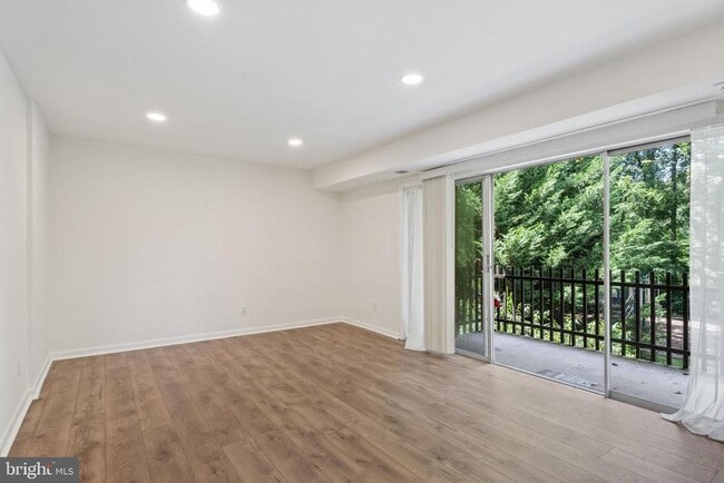 Building Photo - 11606 Vantage Hill Rd