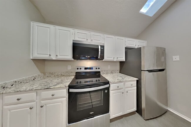 Building Photo - 2007 Barronett Bend