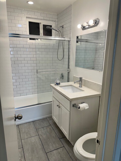 Building Photo - 7555 De Longpre Ave