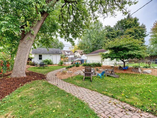 Building Photo - 43xx E Lake Harriet Blvd