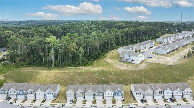 Building Photo - 7573 Knoll Hollow Rd