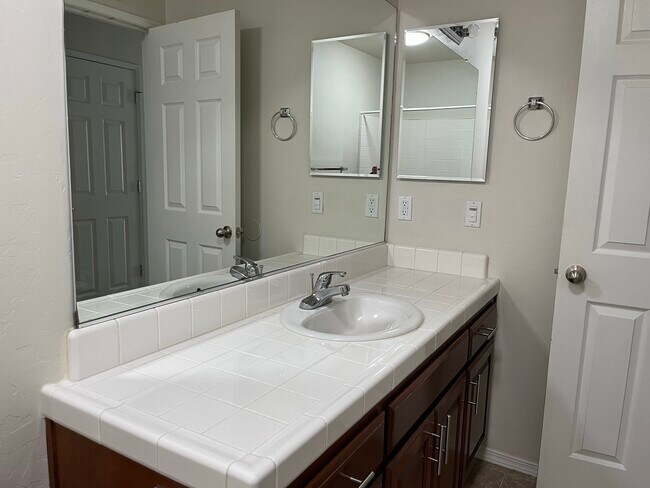 Building Photo - 1394 W Bella Oaks Way