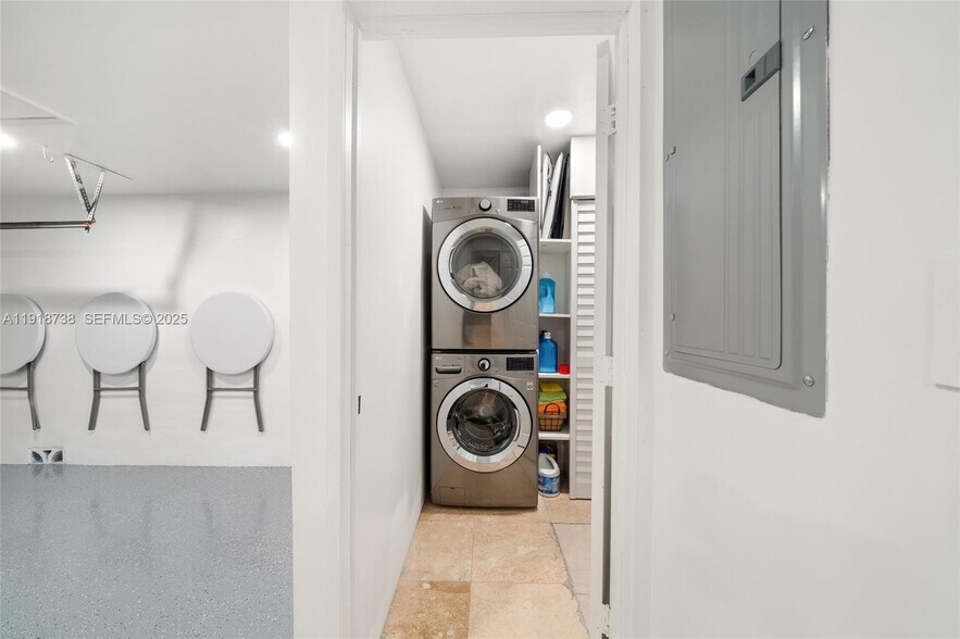 Building Photo - 5424 SW 154th Pl