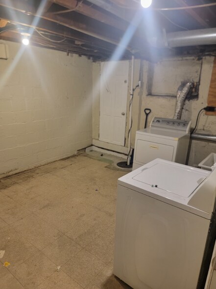 Building Photo - 3447 Juneway