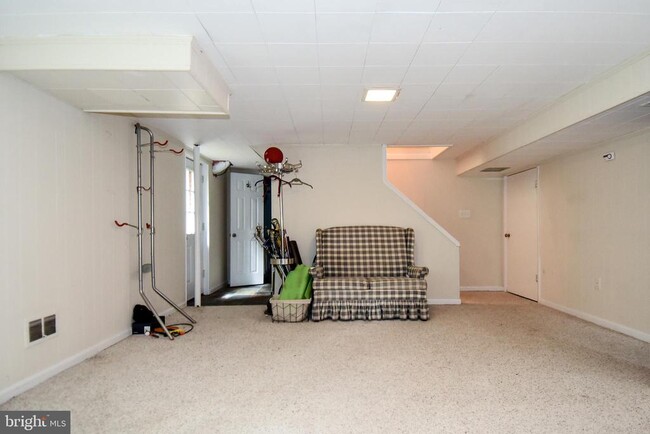 Building Photo - 6246 22nd Rd N