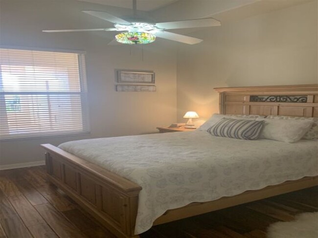Building Photo - Seasonal Rental in Lexington Country Club
