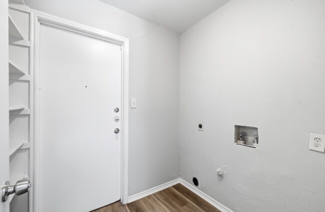 Building Photo - 13254 Wood Climb St