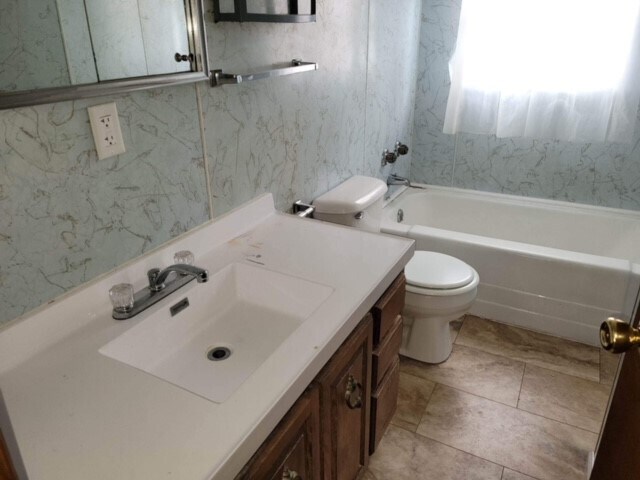 Building Photo - 118 W Foulkes St